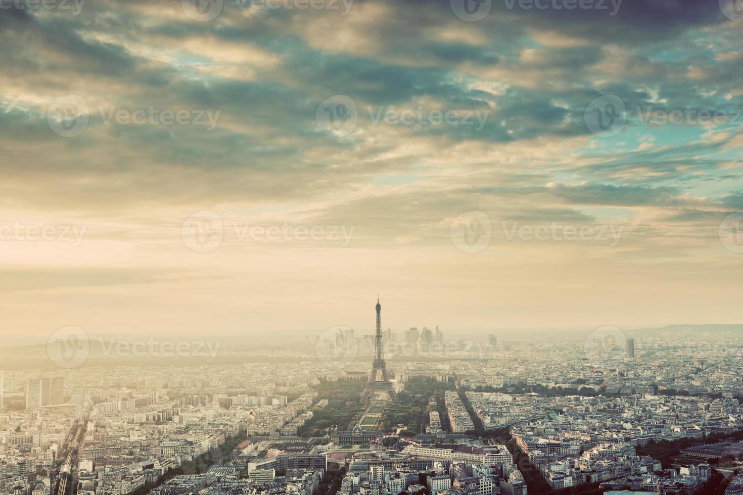 parís, horizonte vintage de francia, panorama. torre eiffel, campeón de marte foto