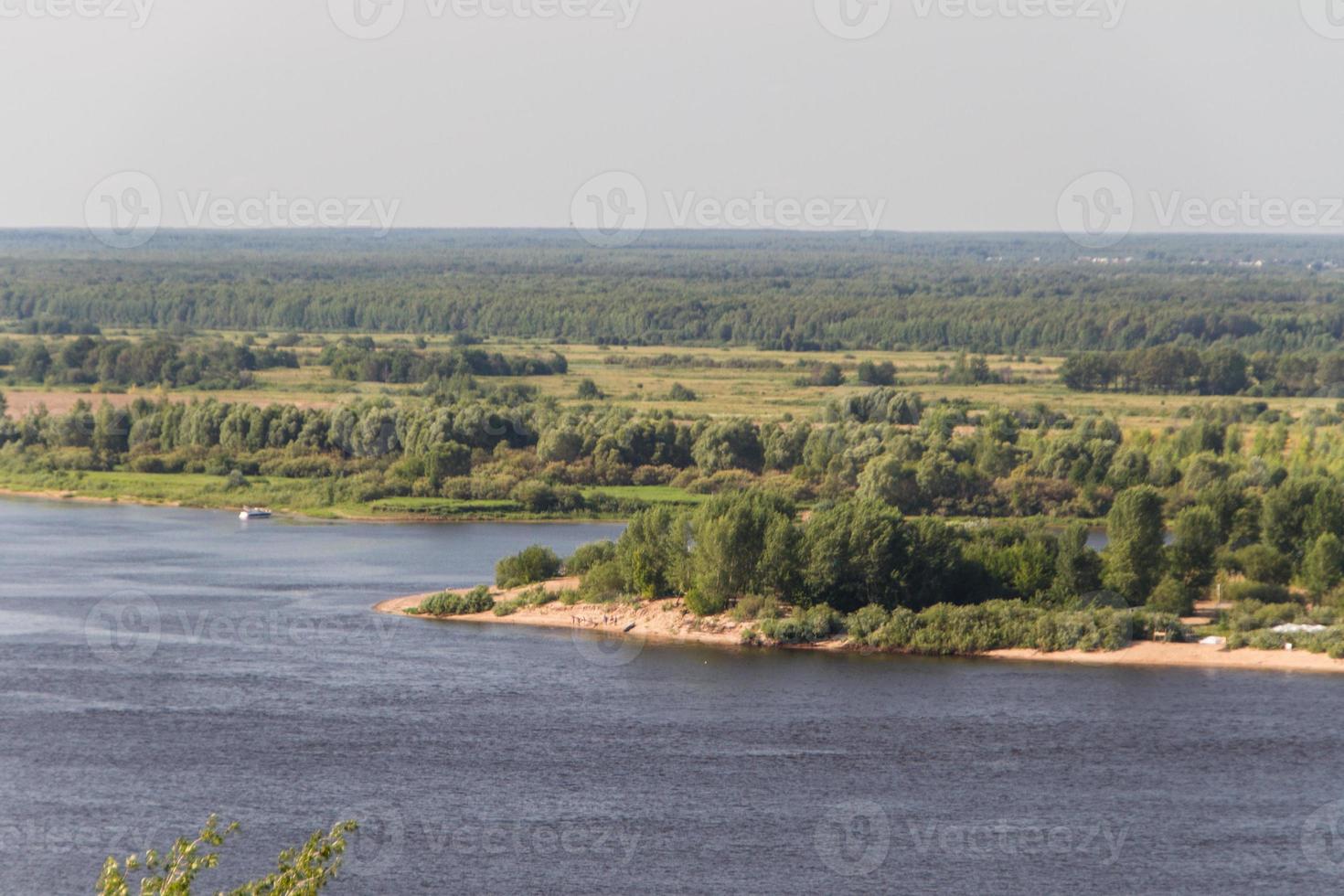 gran vista sobre el río volga en nizhny novgorod, rusia foto