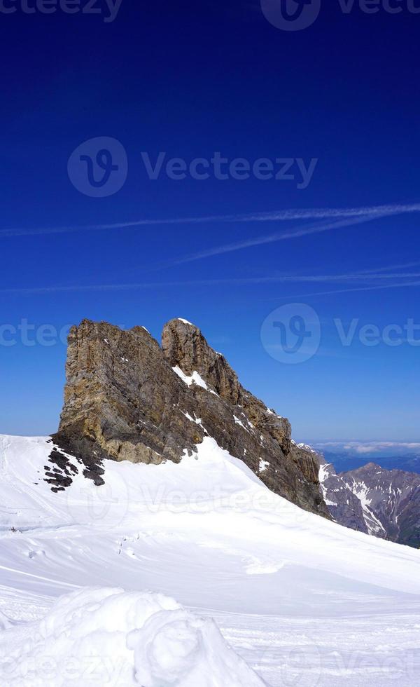 ski snow mountains park Titlis vertical photo