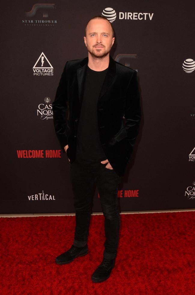 los angeles, 4 de noviembre - aaron paul en el estreno de bienvenido a casa en el london west hollywood el 4 de noviembre de 2018 en west hollywood, ca foto