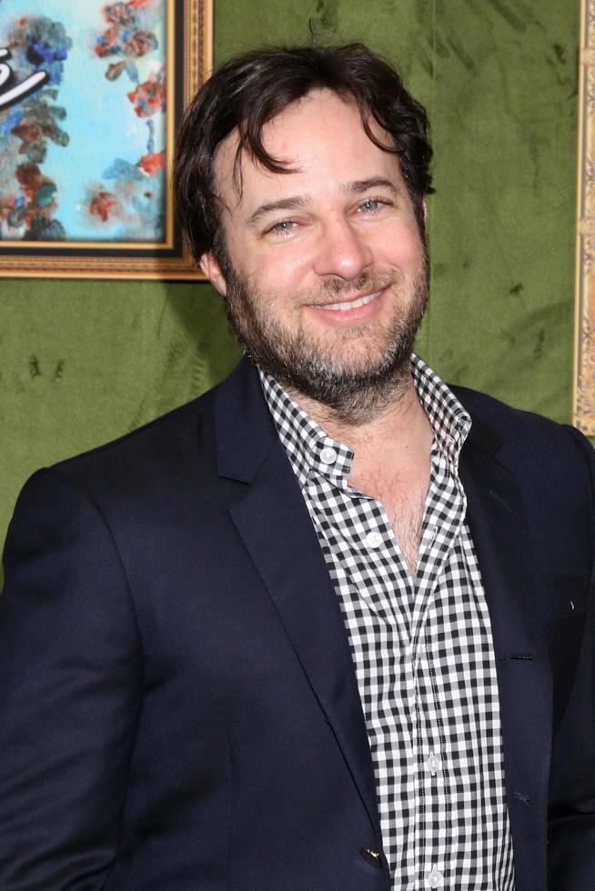 los angeles, 4 de octubre - danny strong en la proyección de estreno de mi cena con herve hbo en los estudios paramount el 4 de octubre de 2018 en los angeles, ca foto