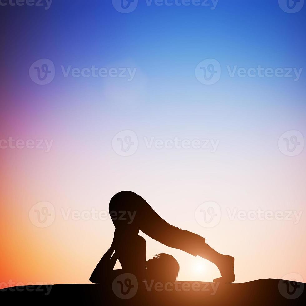 Mujer 3d en pose de yoga de arado meditando al atardecer. zen foto