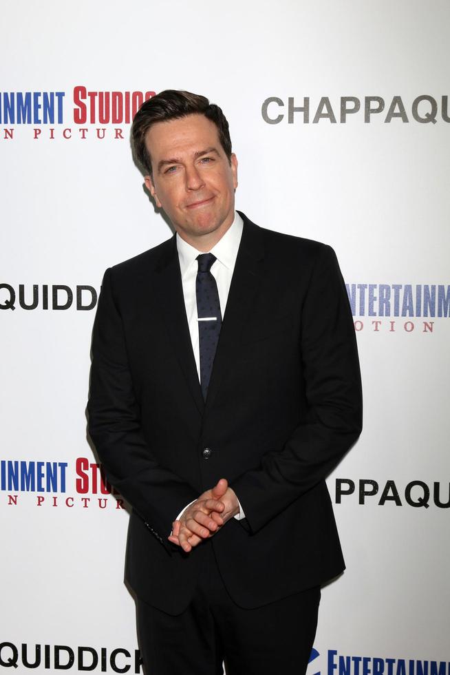 los angeles, 28 de marzo - ed helms en el estreno de chappaquiddick en el teatro samuel goldwyn el 28 de marzo de 2018 en beverly hills, ca foto