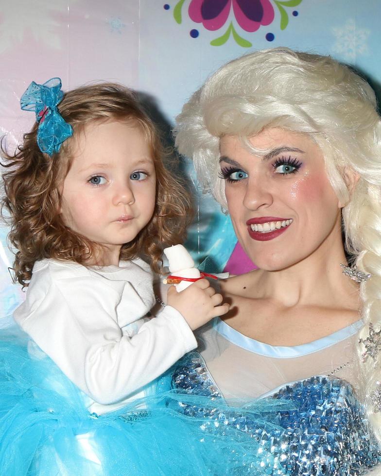 LOS ANGELES, NOV 26 - Elsa Impersonator, Amelie Bailey at the Amelie Bailey 2nd Birthday Party at Private Residence on November 26, 2017 in Studio City, CA photo