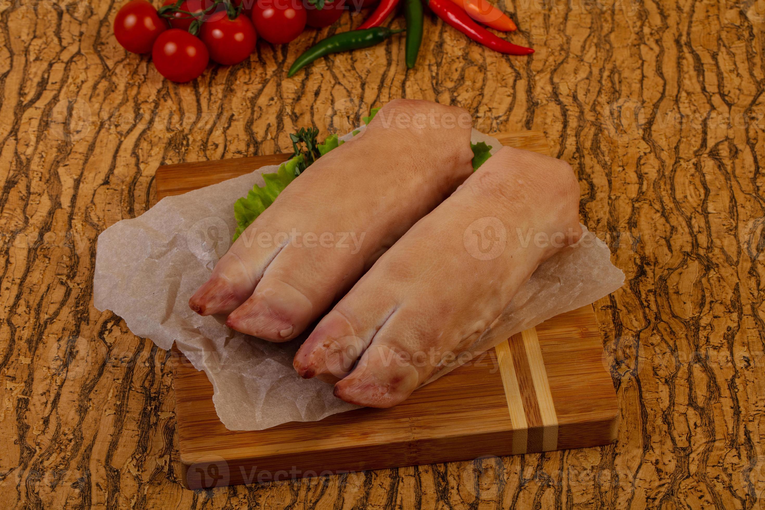 Is This Pig'S Hoof Split A Sign Of Something Bigger? - a6u9rrt