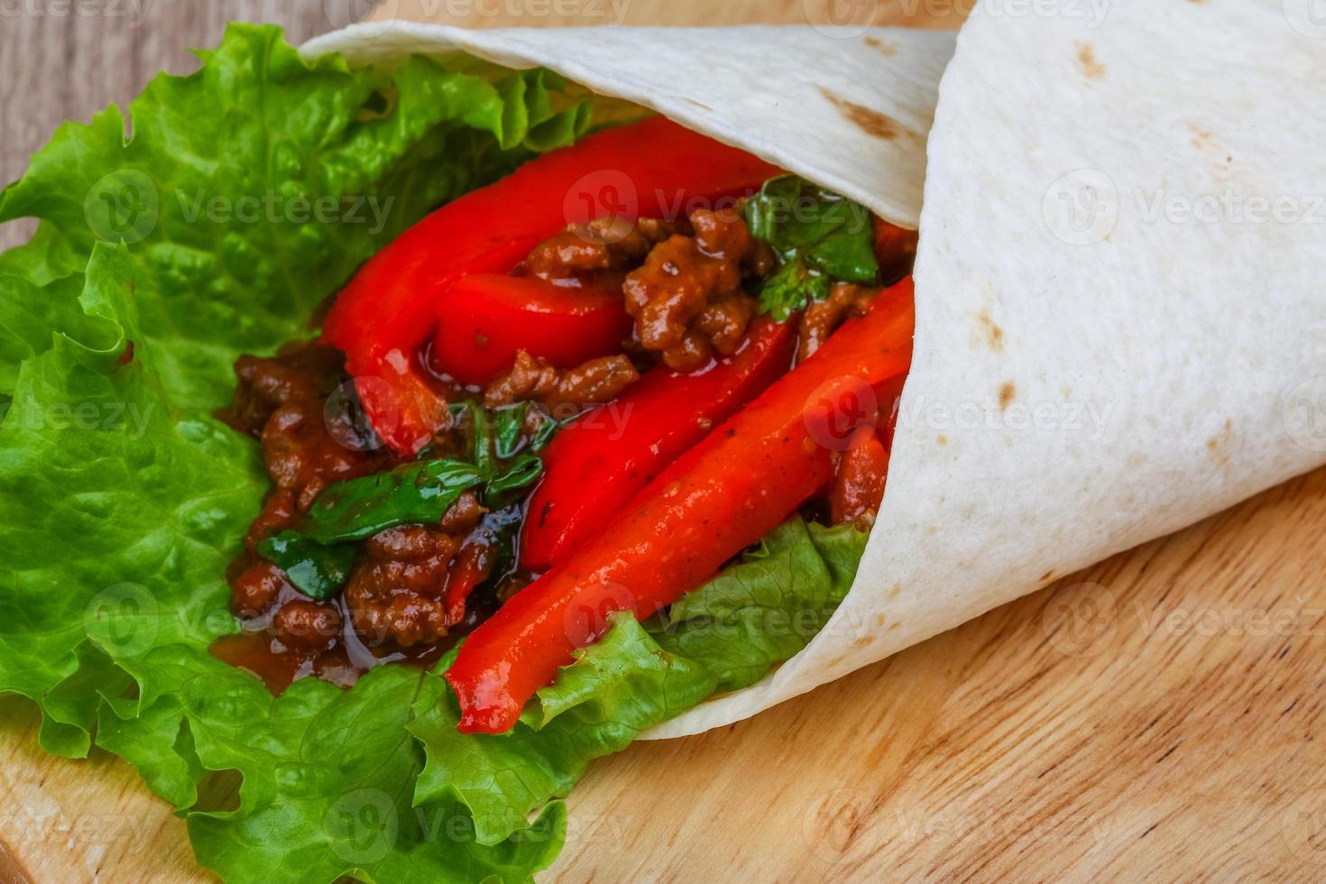 tortilla con carne foto