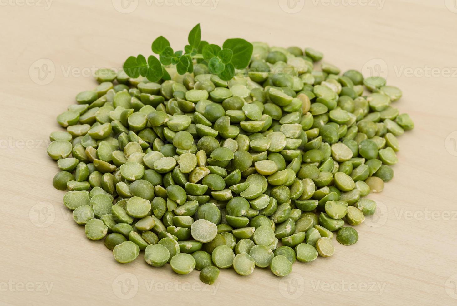 Dry green peas photo