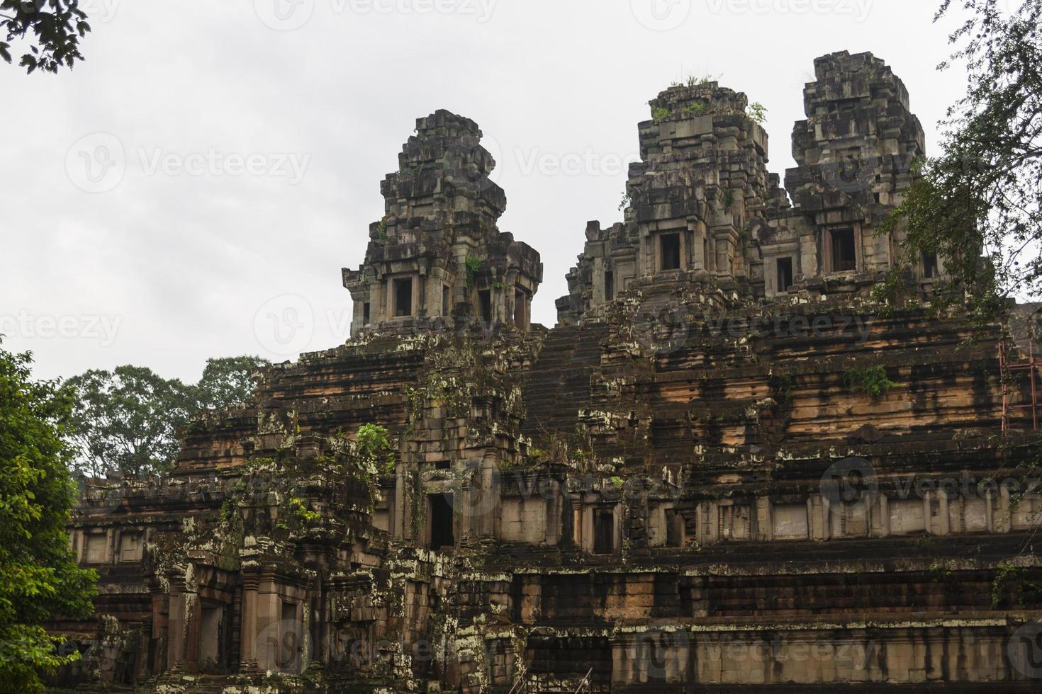 Angkor Wat complex photo