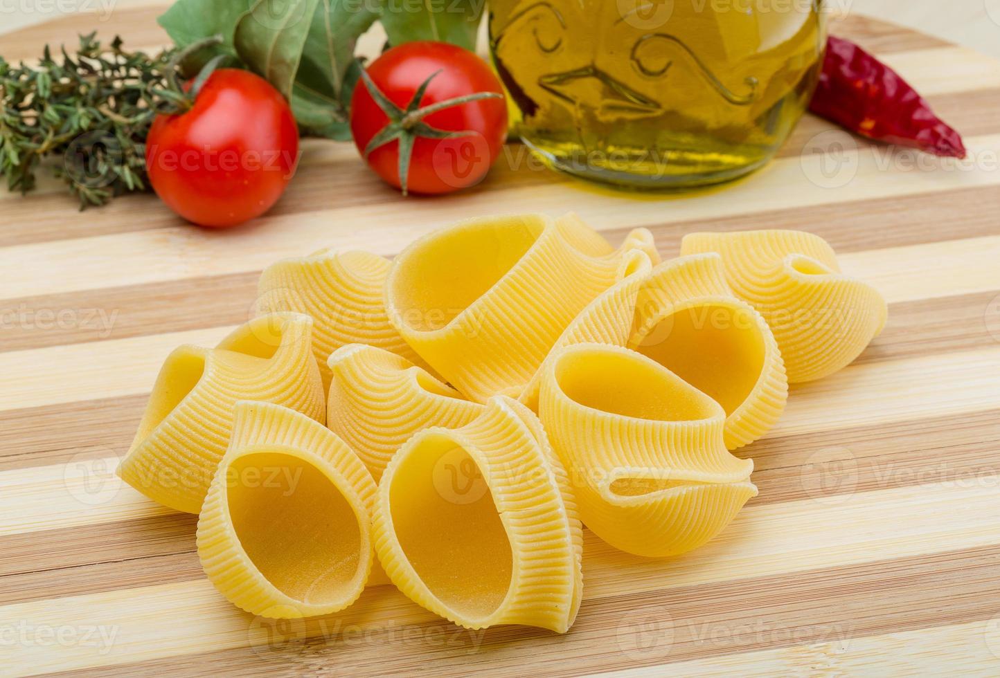 Pipe rigate pasta 7865594 Stock Photo at Vecteezy