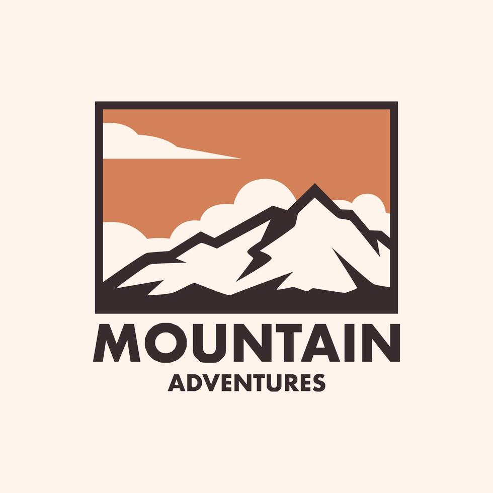 plantilla de logotipo de aventuras de montaña al aire libre vector