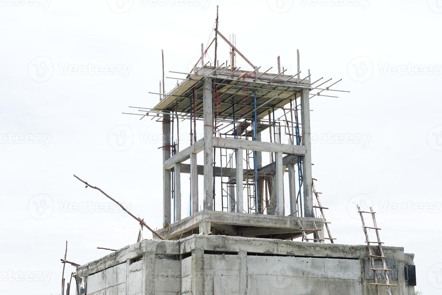 edificio en construcción con cemento foto