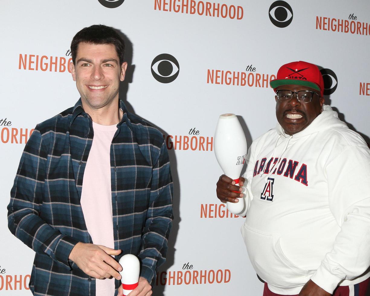 LOS ANGELES   NOV 18 - Max Greenfield, Cedric the Entertainer at the The Neighbohood Celebrates the  Welcome to Bowling  Episode at Pinz Bowling Alley on November 18, 2019 in Studio City, CA photo