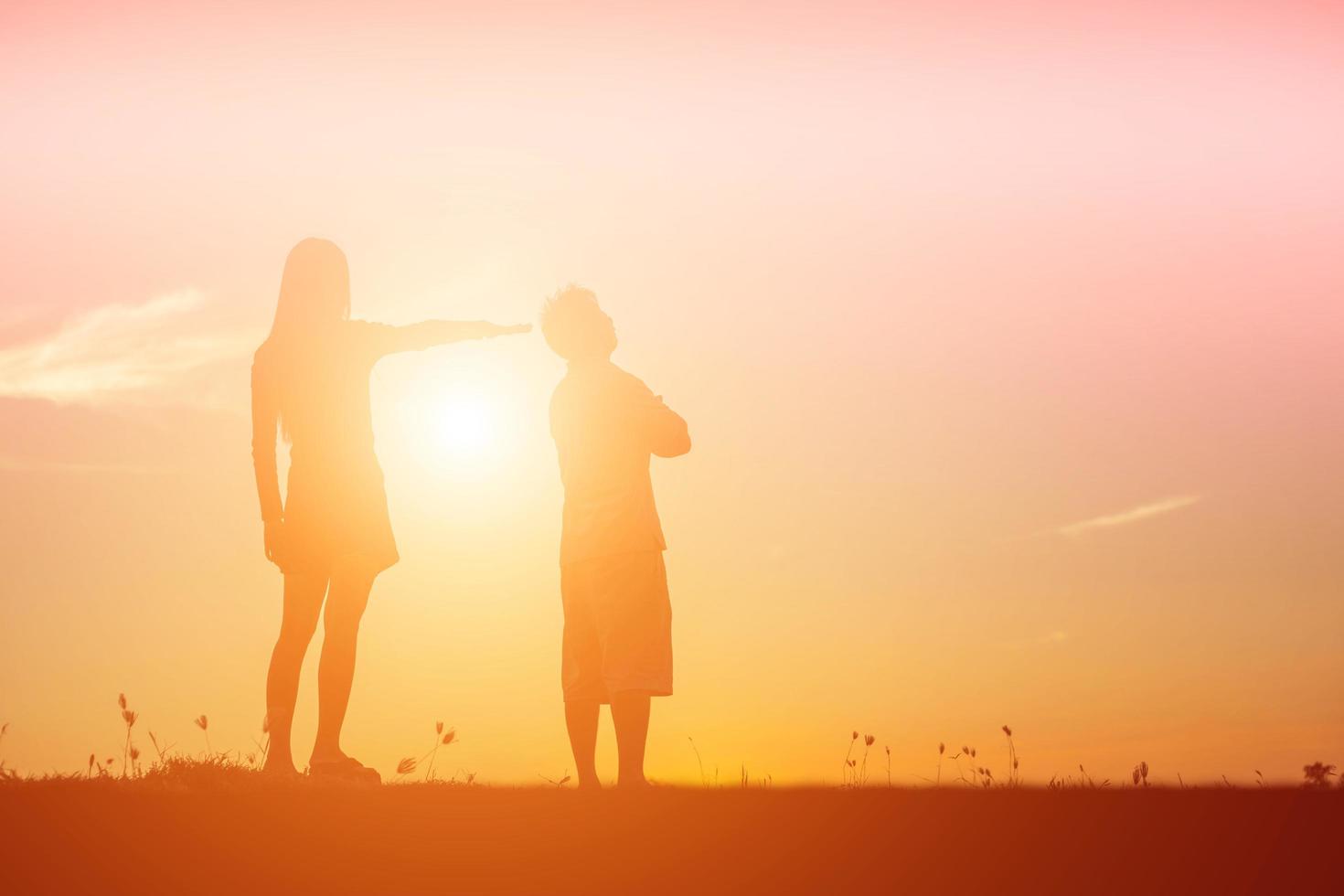 Couple silhouette breaking up a relation photo