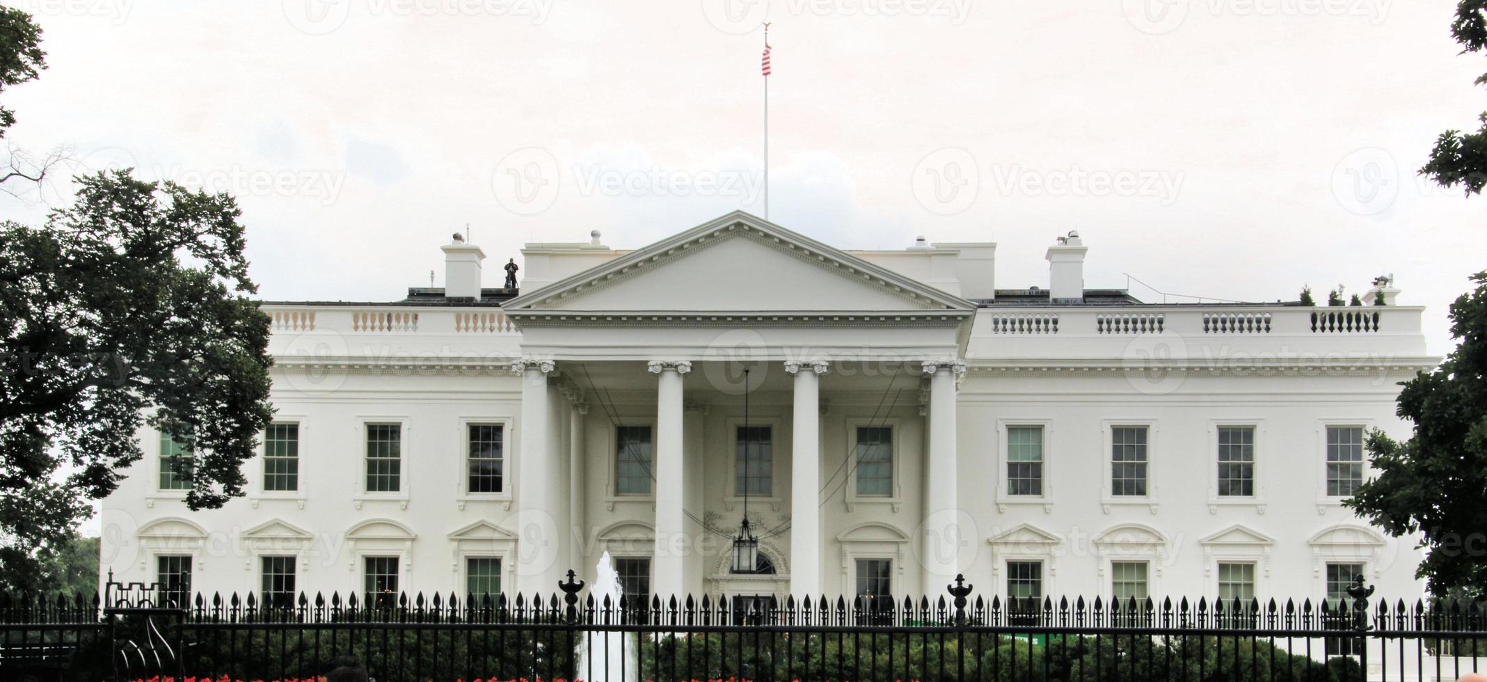 A view of the White House in Washington DC photo