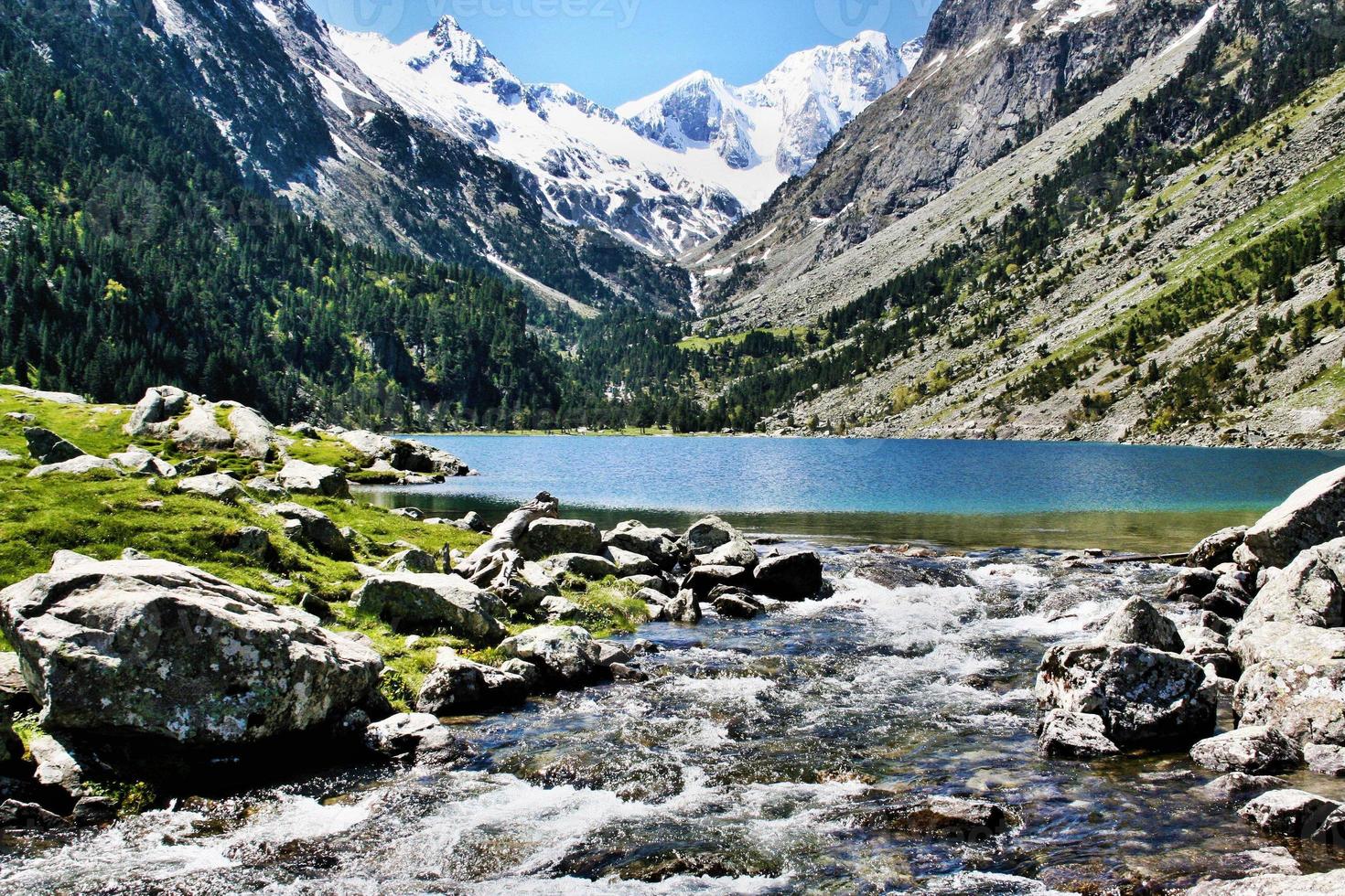 A view of Lac du Gaube in the Pyrenees photo