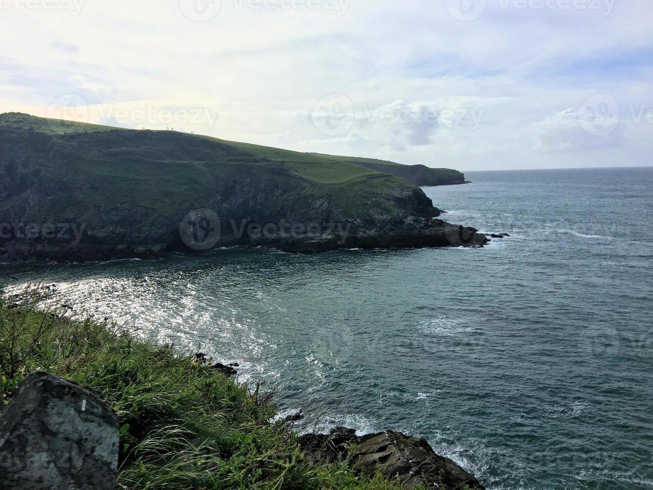 una vista de la costa de cornualles en port isaac foto