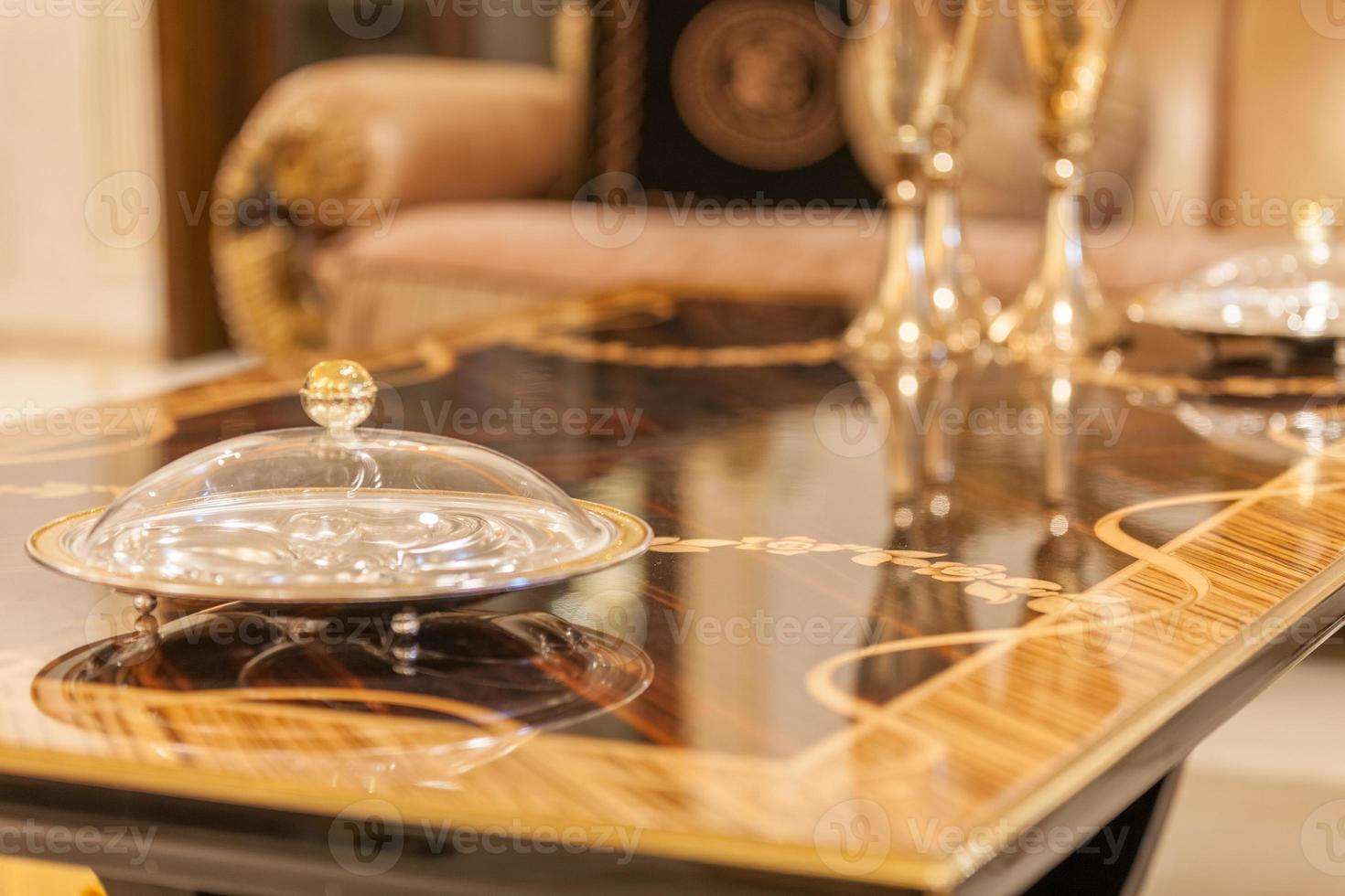 classic table interior design photo