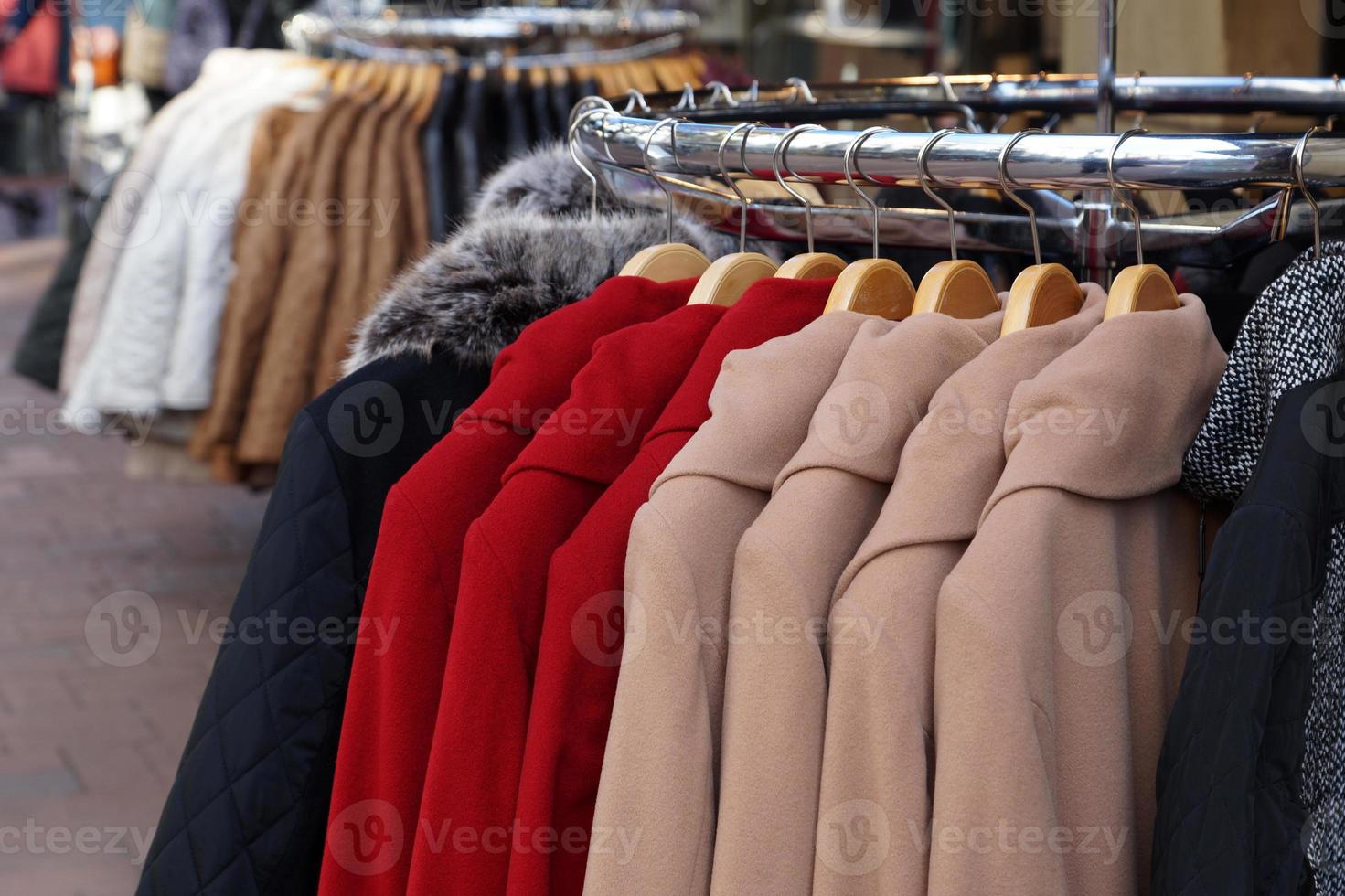 Vendo chaquetas y abrigos de invierno foto