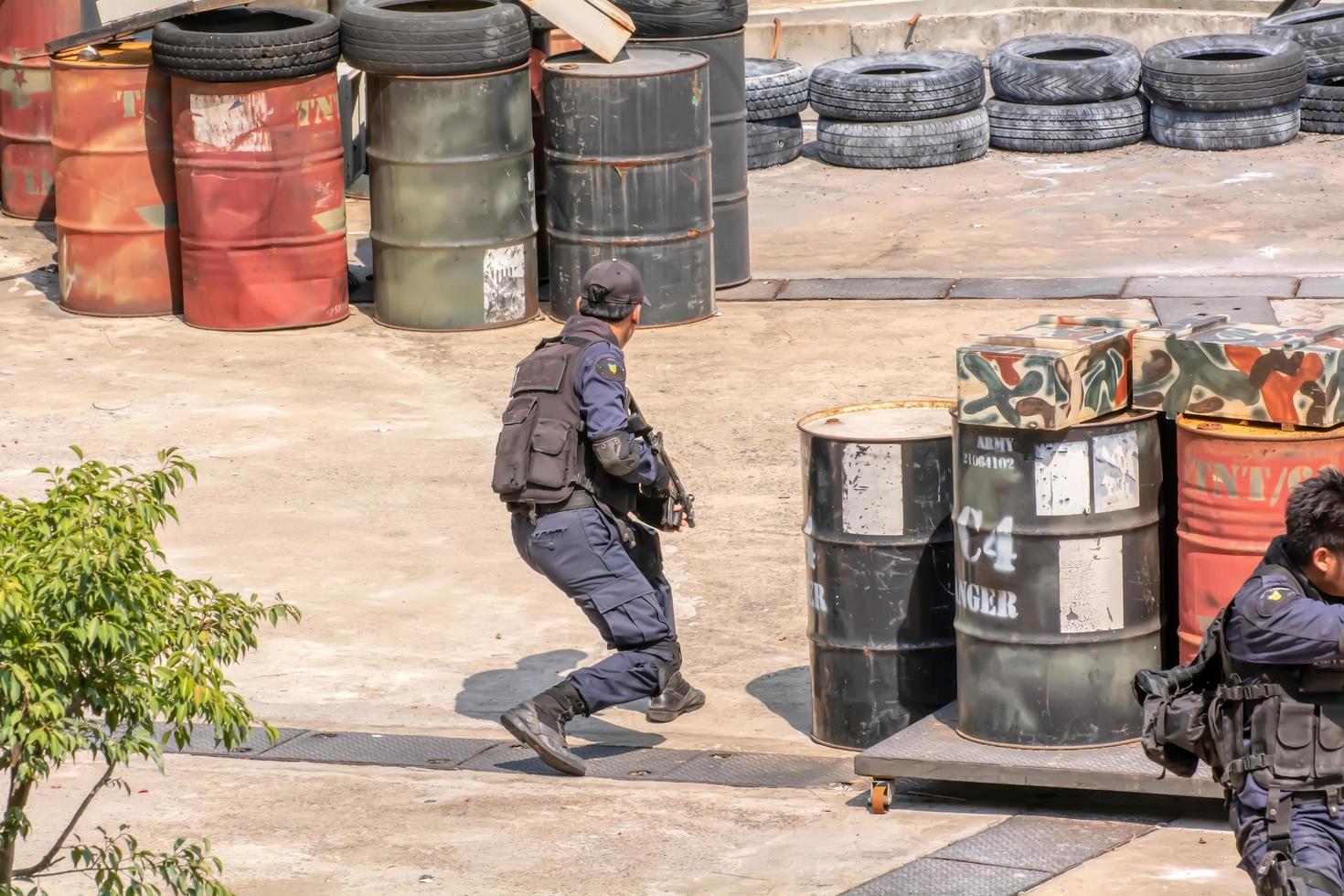 el grupo terrorista está siendo atacado por la unidad especial. foto