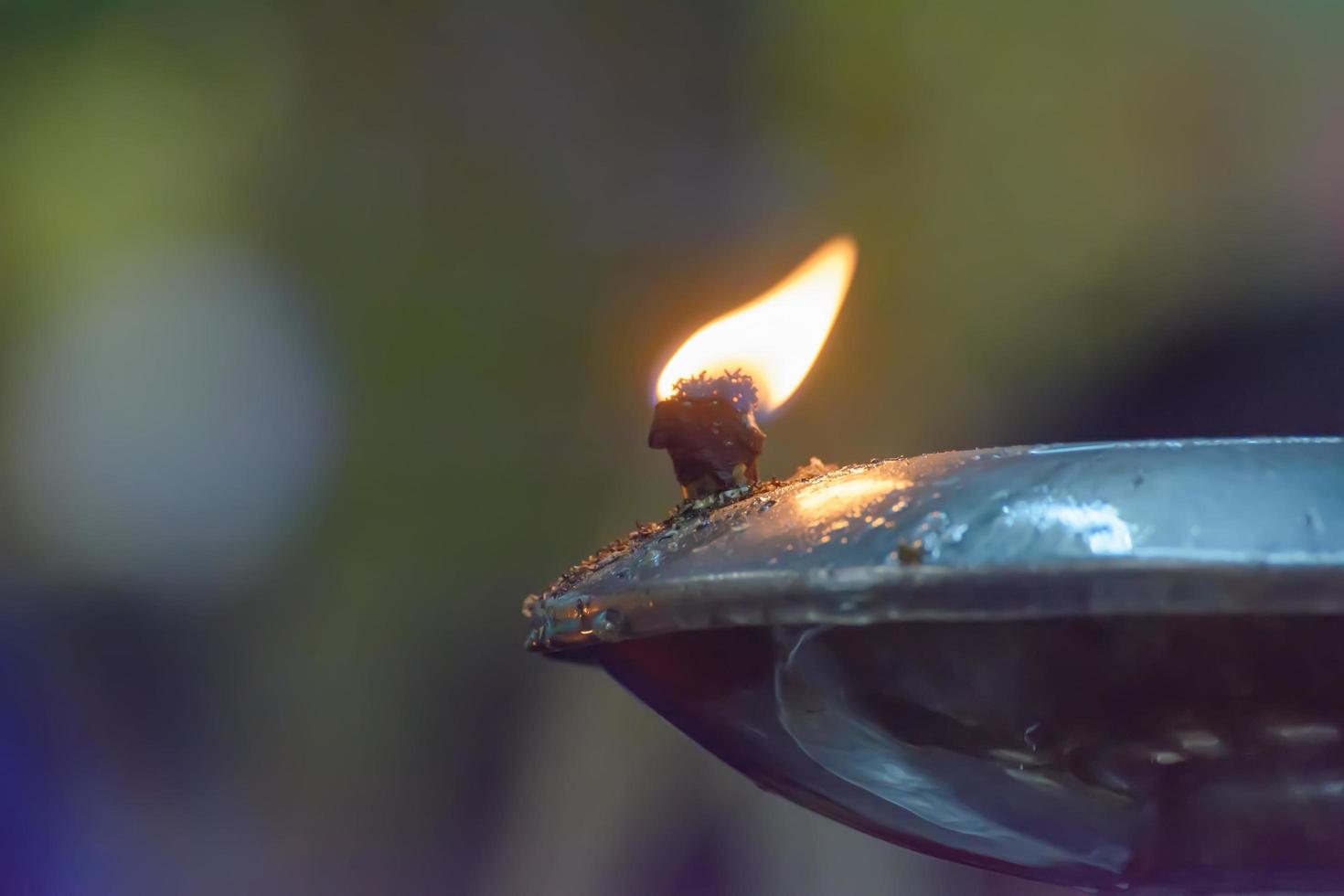 luz en las lámparas de aceite foto