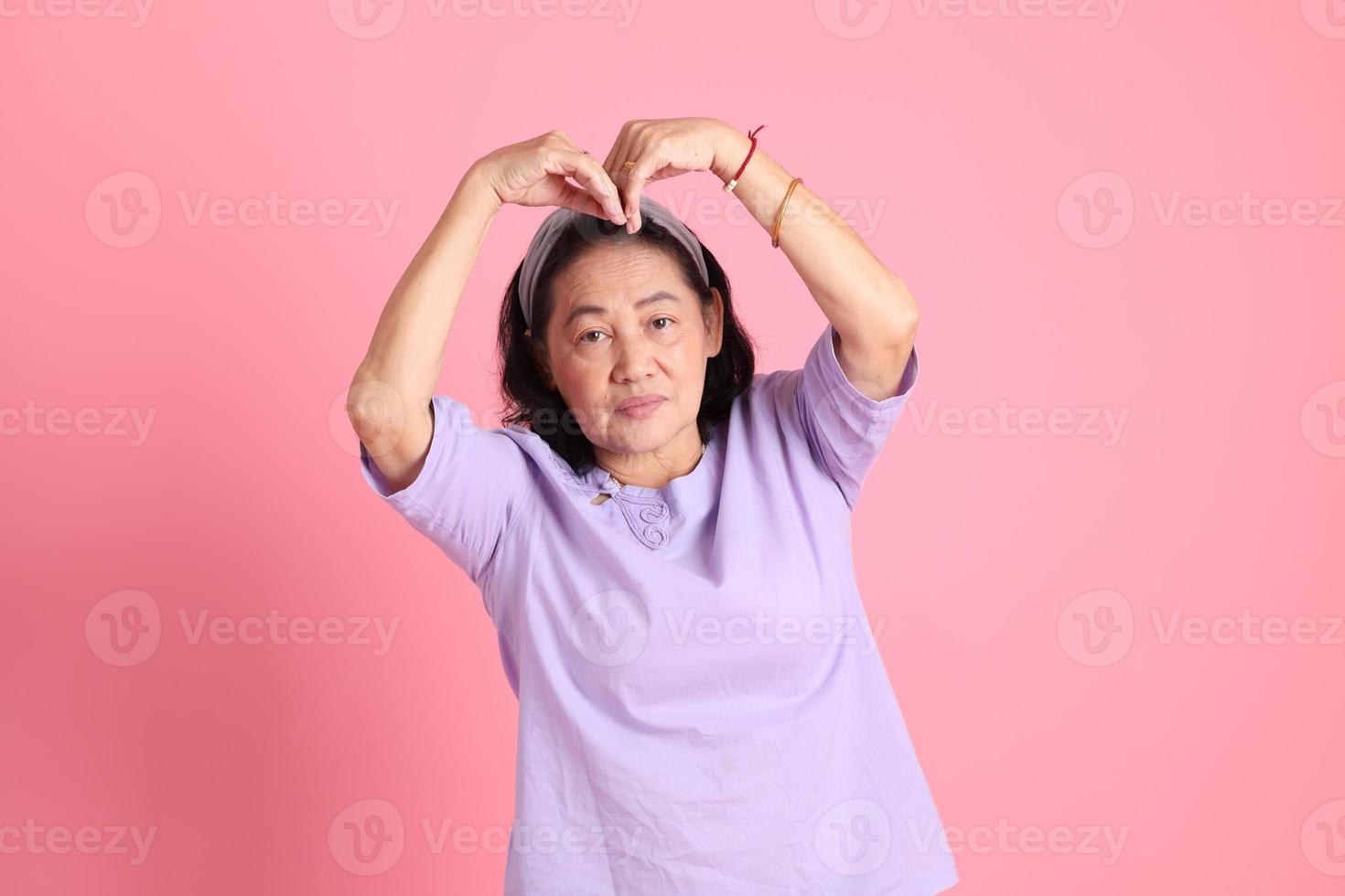 mujer asiática senior foto