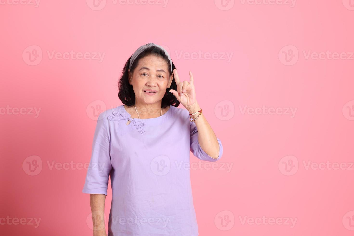 mujer asiática senior foto