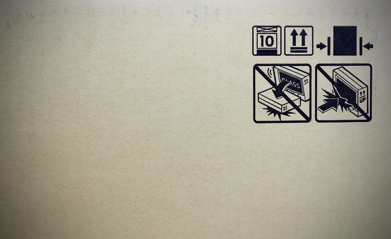 The symbol next to a cardboard box photo