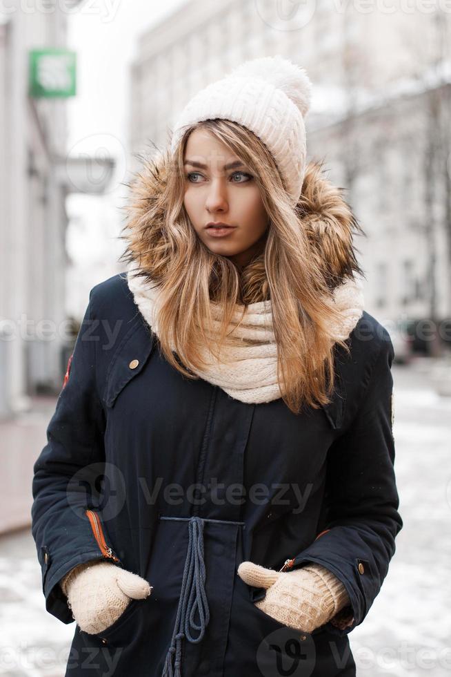 Portrait of a girl in the city. photo