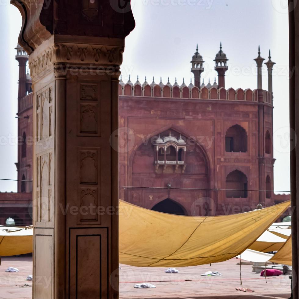 detalle arquitectónico de la mezquita jama masjid, antigua delhi, india, la espectacular arquitectura de la gran mezquita del viernes jama masjid en delhi 6 durante la temporada de ramzan, la mezquita más importante de la india foto