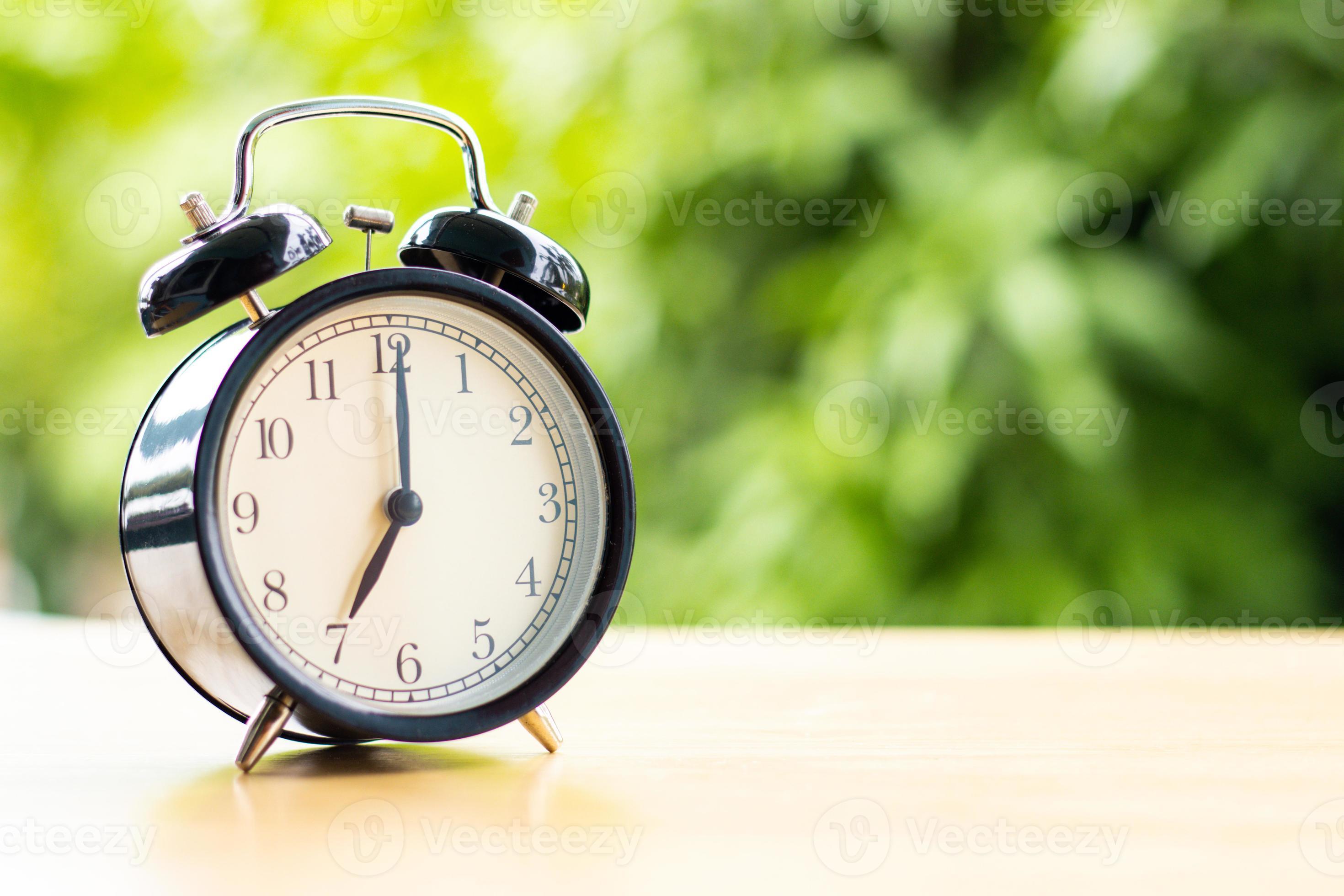 it's monday 7 o'clock in the morning