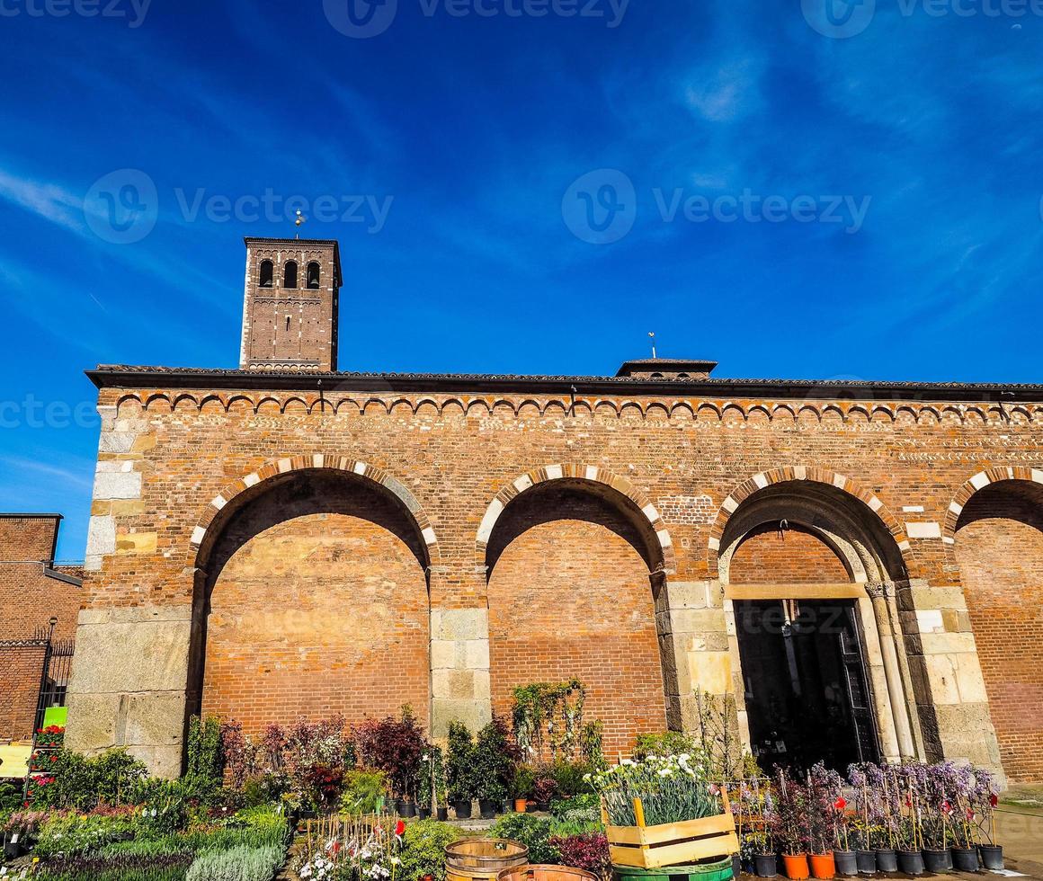 hdr iglesia de sant ambrogio en milán foto