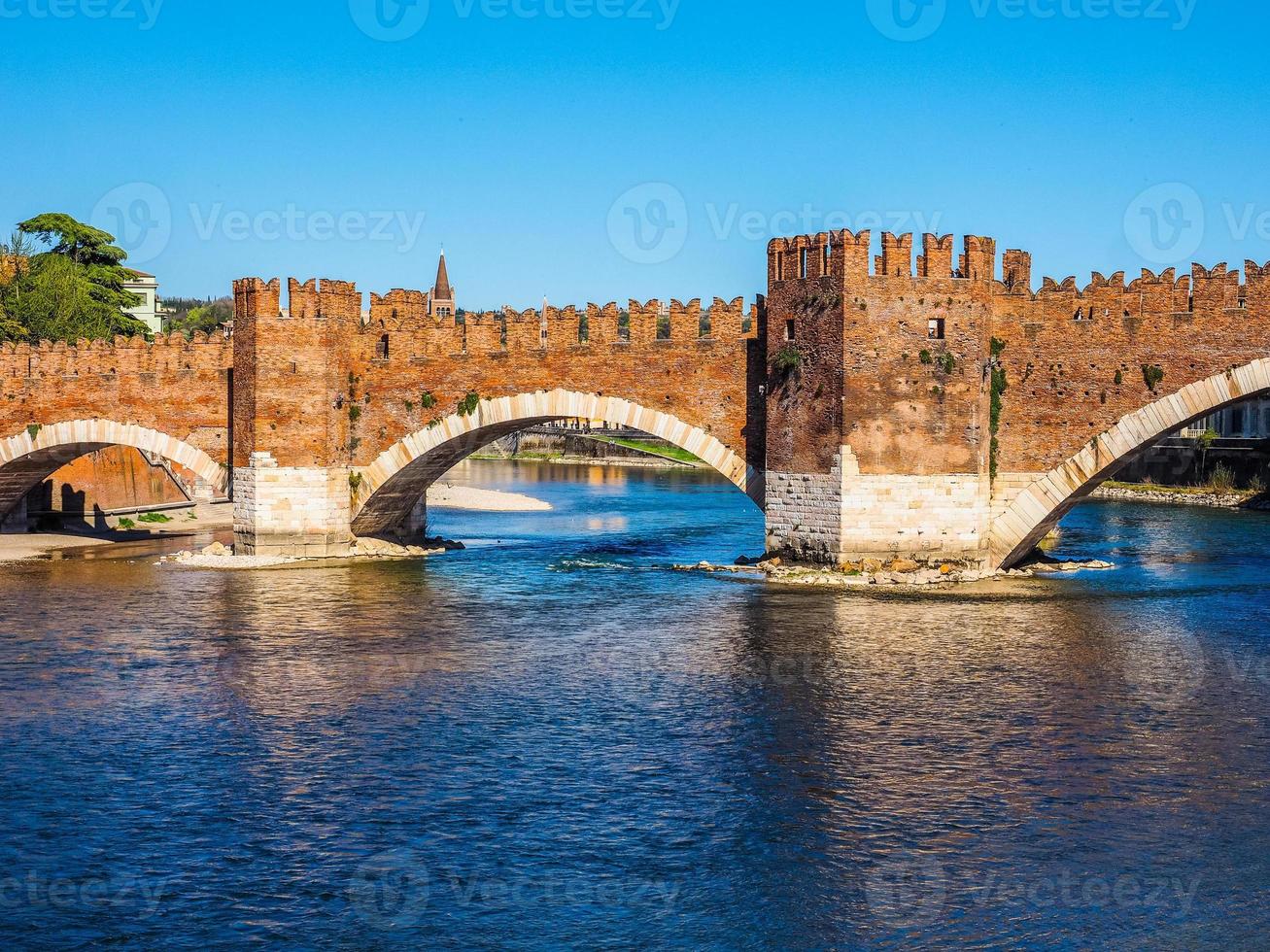 hdr puente castelvecchio también conocido como puente scaliger en verona foto