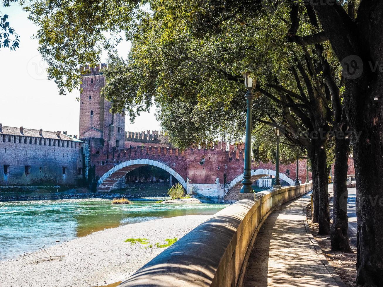 hdr río adigio en verona foto