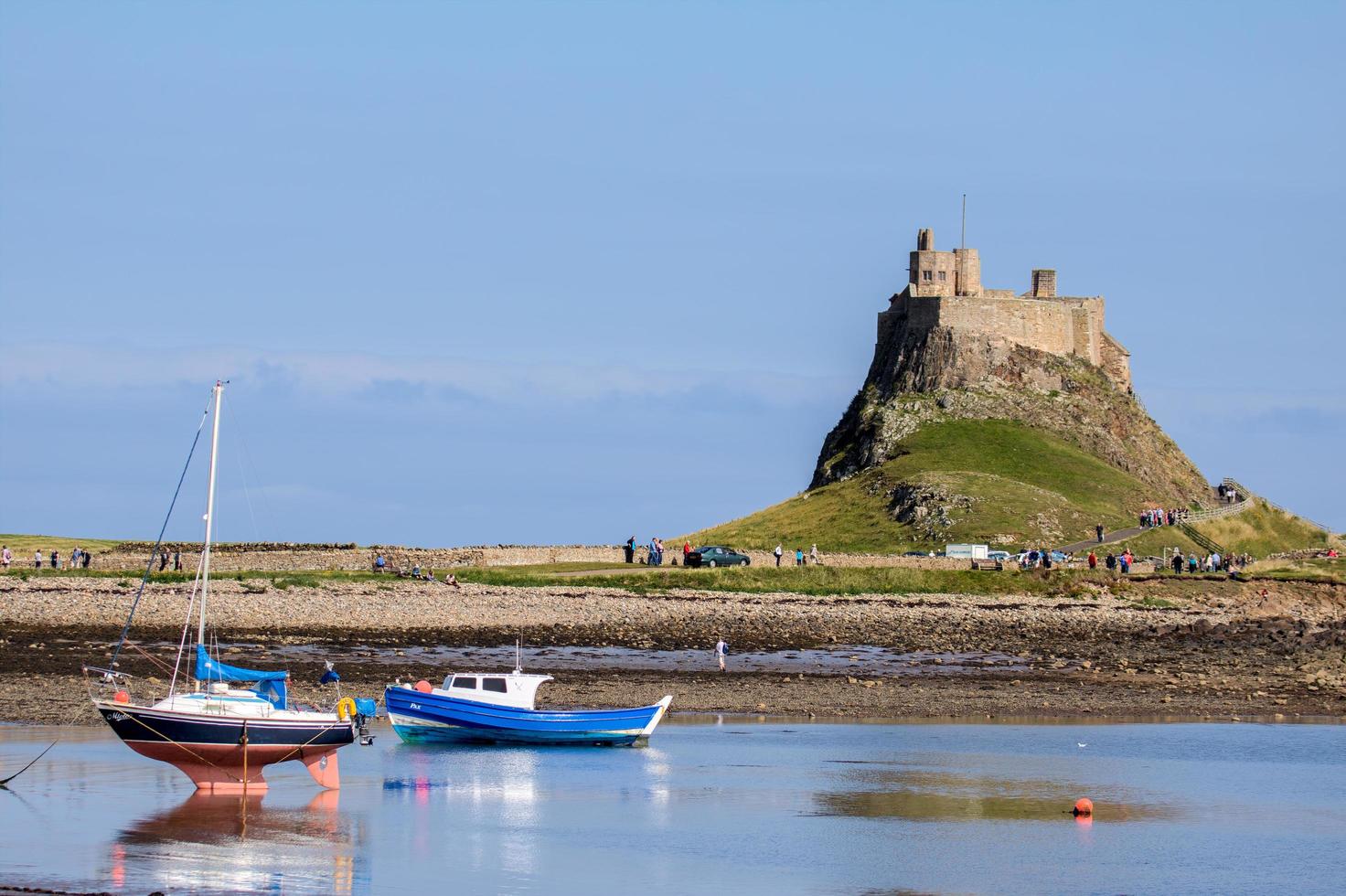 vista de la isla santa lindisfarne foto