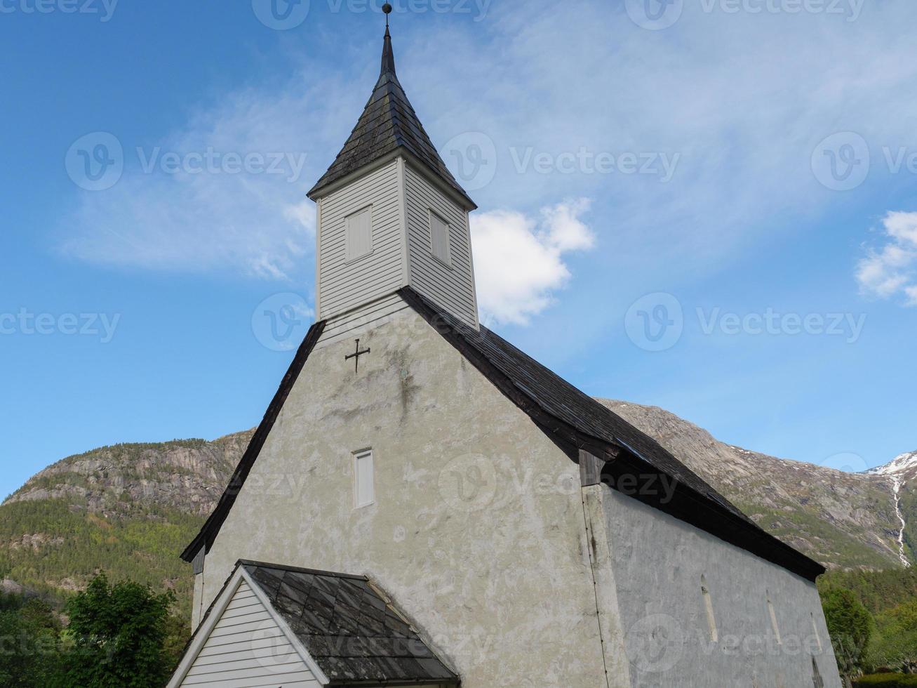 The small village Eidfjord in the norwegian Hardangerfjord photo