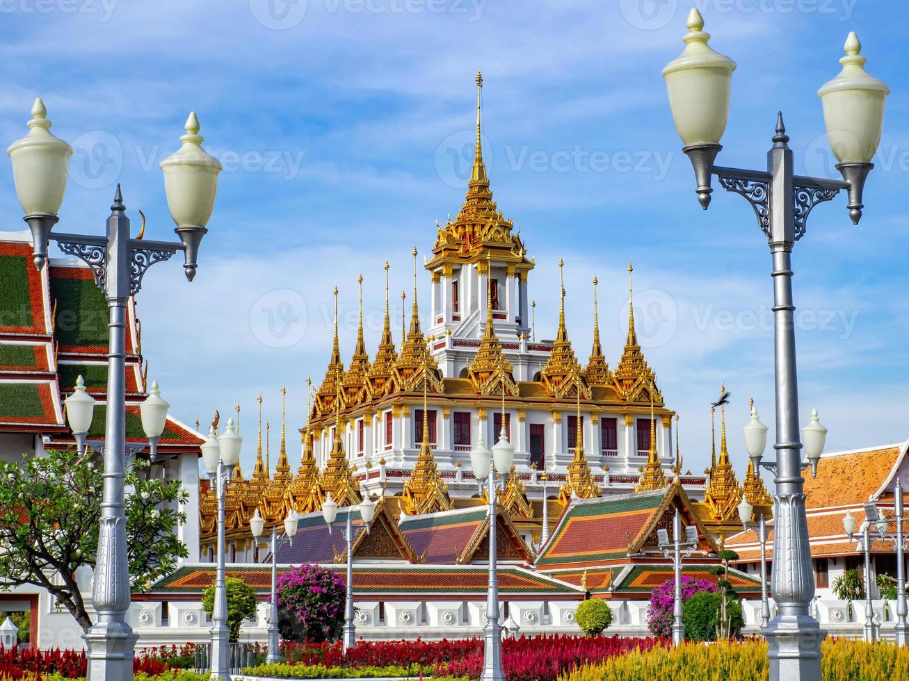 Wat Ratchanaddaram Worawihan It is a beautiful old tourist attraction. photo