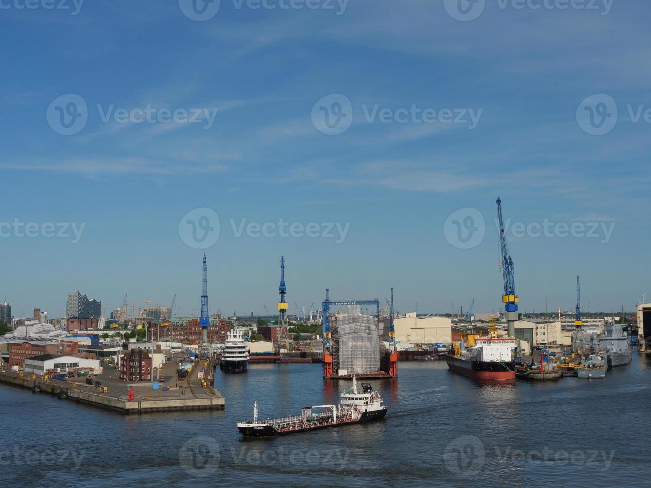 The city of Hamburg and the elbe river photo