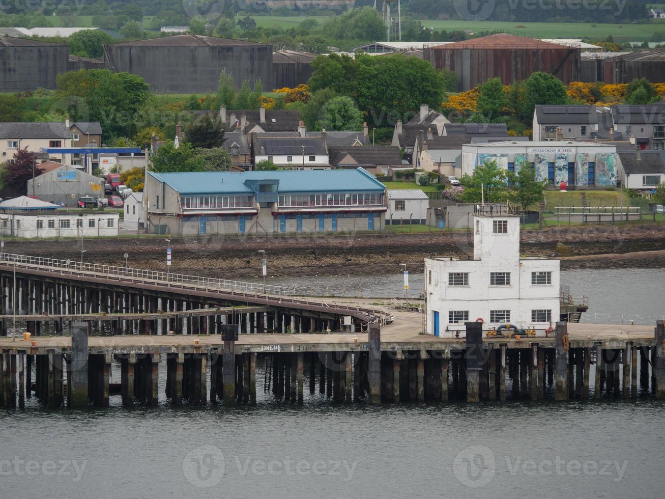 la ciudad de inverness y las tierras altas escocesas foto