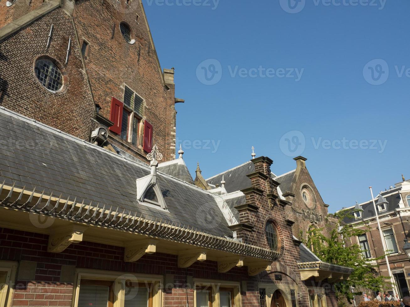 la ciudad de haarlem en los países bajos foto