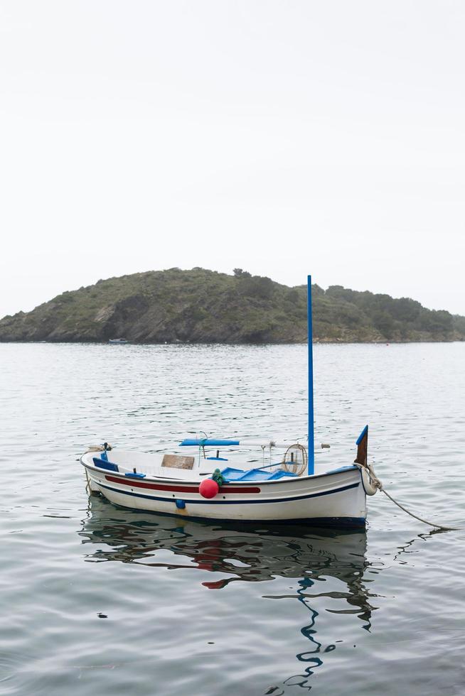 Artisanal fishing boat, local fishing, inshore fishing, inshore fishing photo