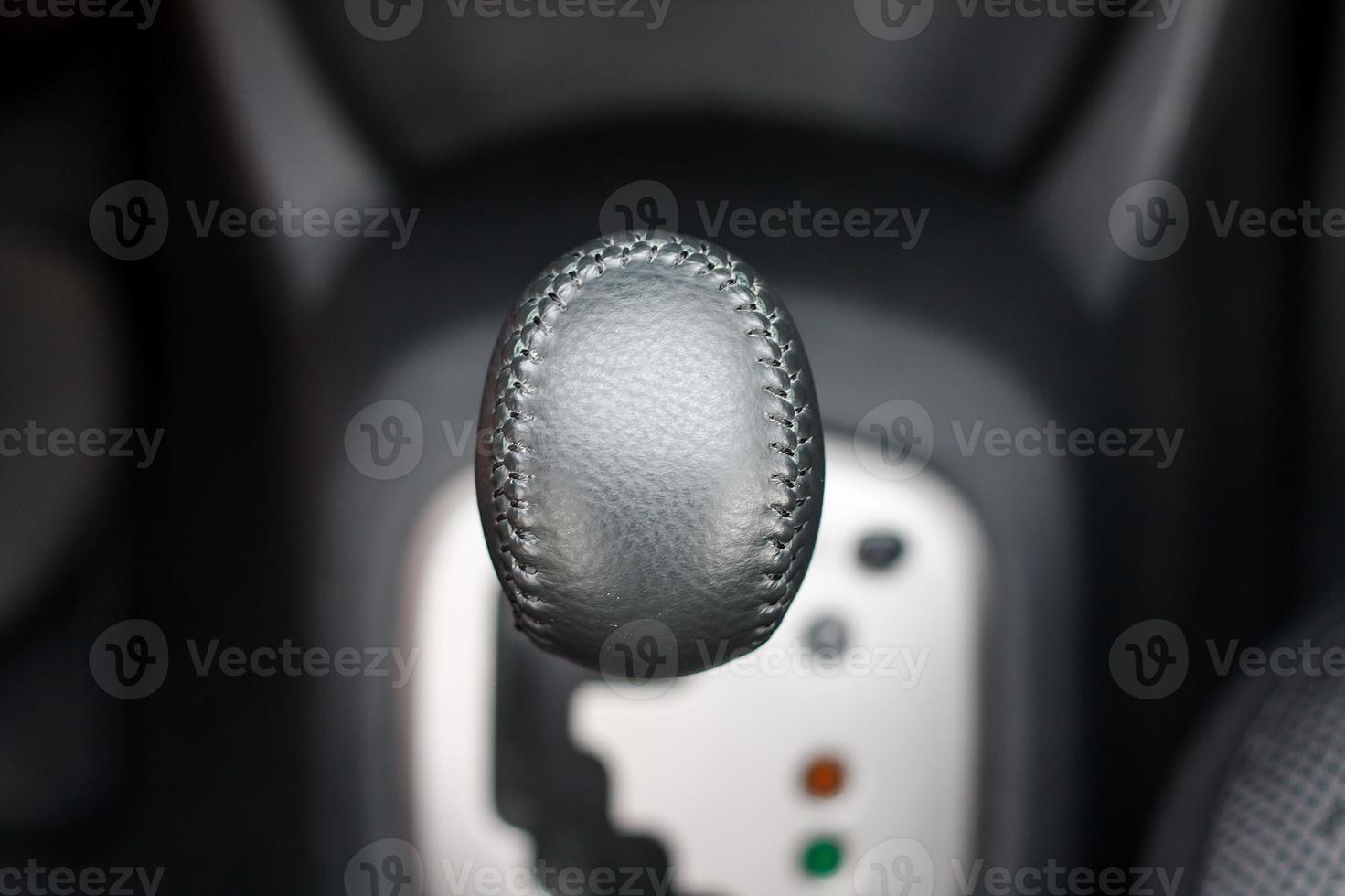 The mechanism switching modes of automatic transmission car photo