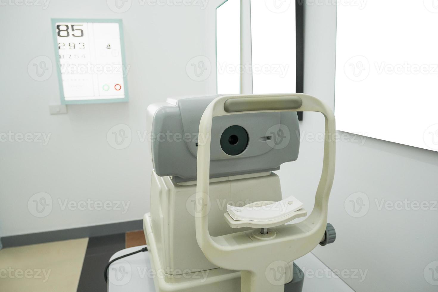 optometry eye test device machine photo