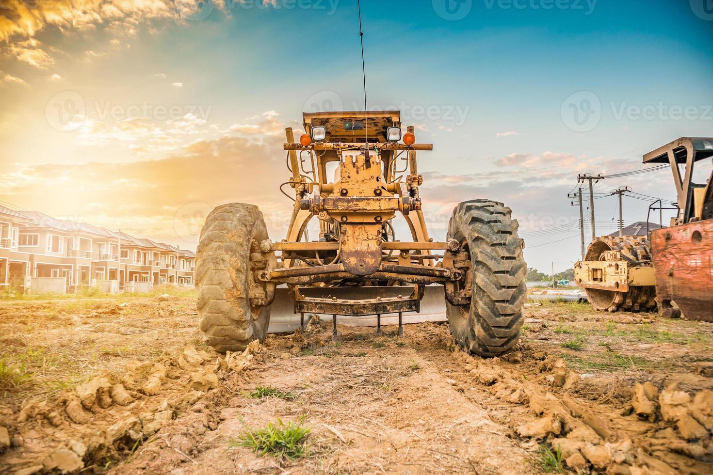 maquinaria pesada en el sitio de construcción foto