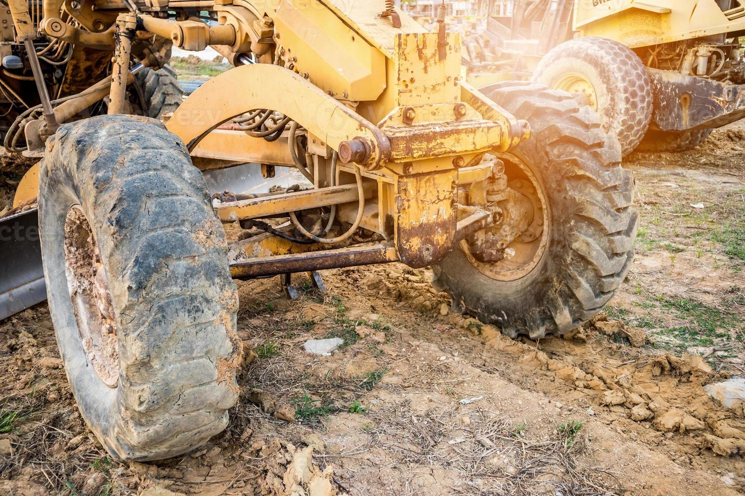 maquinaria pesada en el sitio de construcción foto