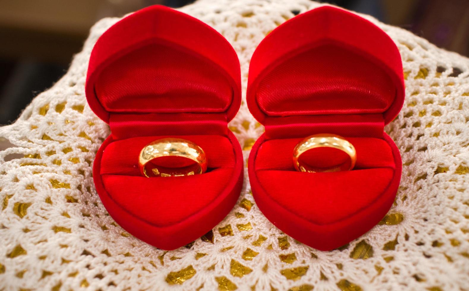 Couple Wedding Ring Set photo