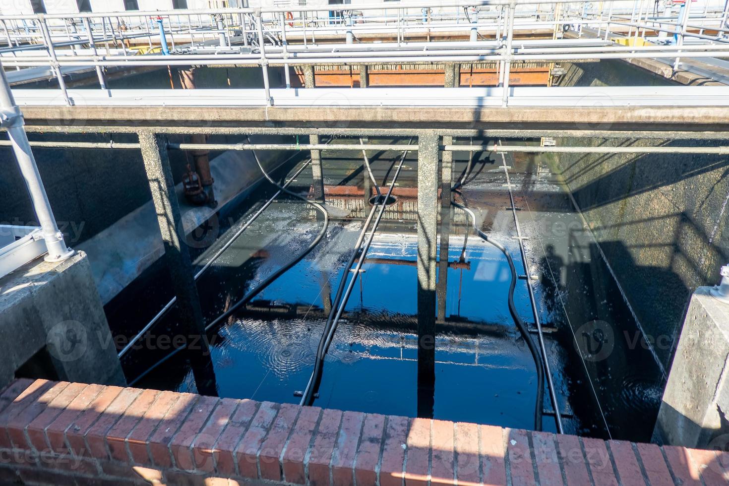 tanque de agua de la planta de tratamiento de aguas residuales foto