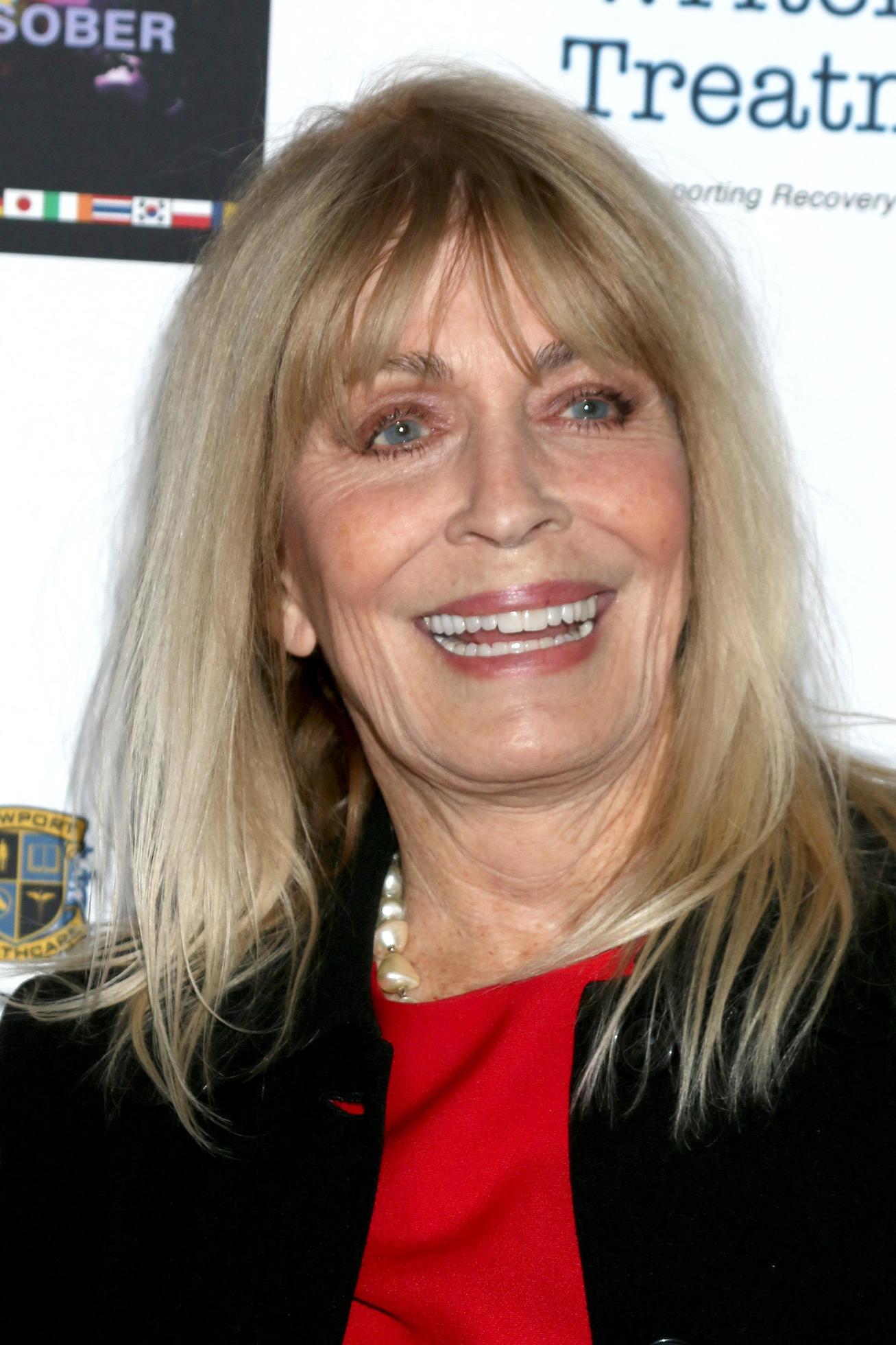 los angeles 15 de diciembre joanna cassidy en la cena anual de