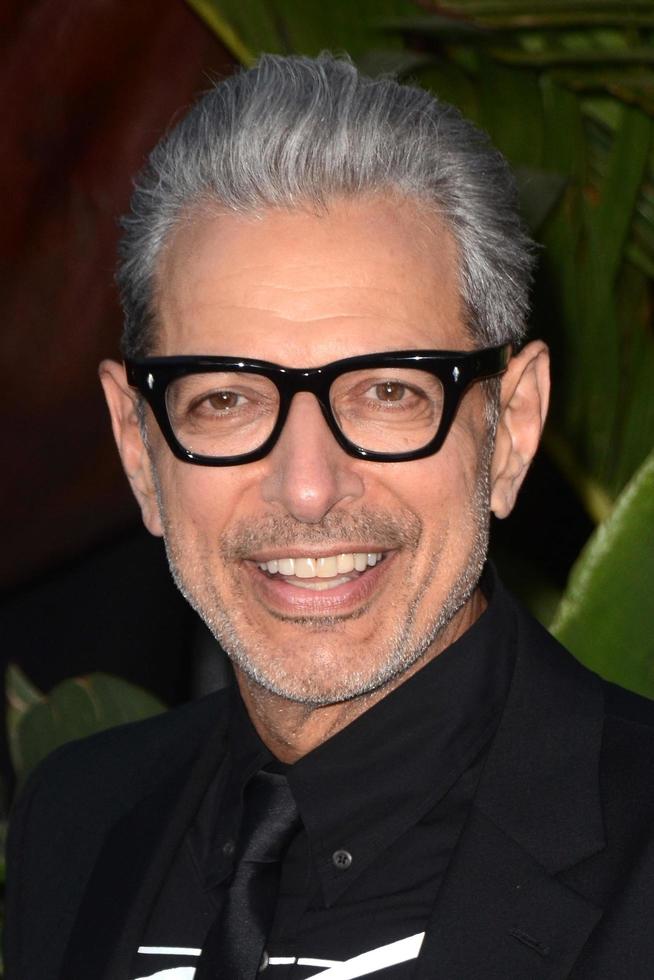 los angeles - jun 12 jeff goldblum en el estreno de jurassic world fallen kingdom en el walt disney concert hall el 12 de junio de 2018 en los angeles, ca foto