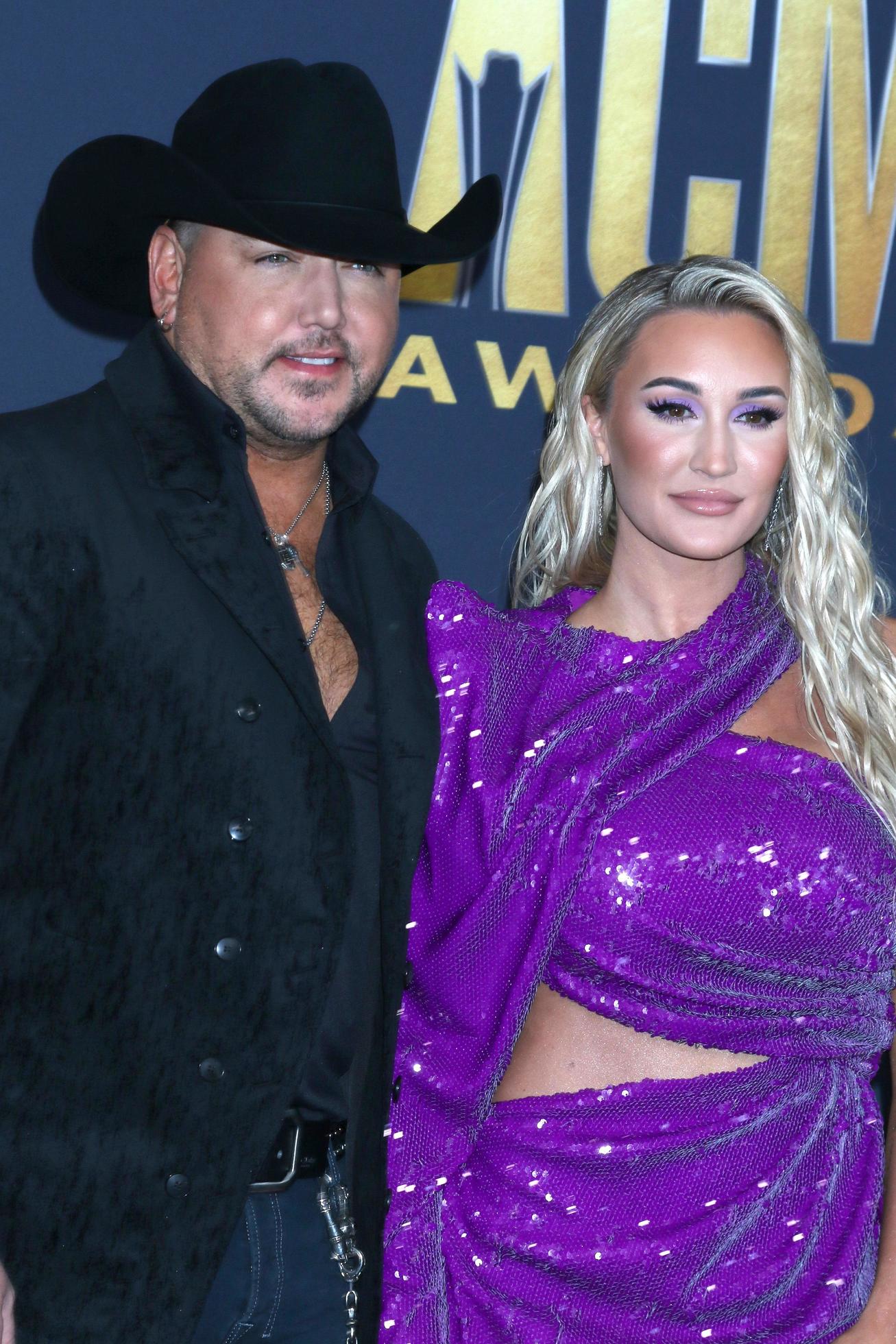 LAS VEGAS - MAR 7 Jason Aldean, Brittany Kerr at the 2022 Academy of