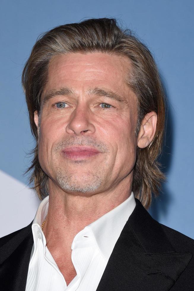 los angeles 19 de enero - brad pitt en los 26 premios del gremio de actores de pantalla en el auditorio shrine el 19 de enero de 2020 en los angeles, ca foto